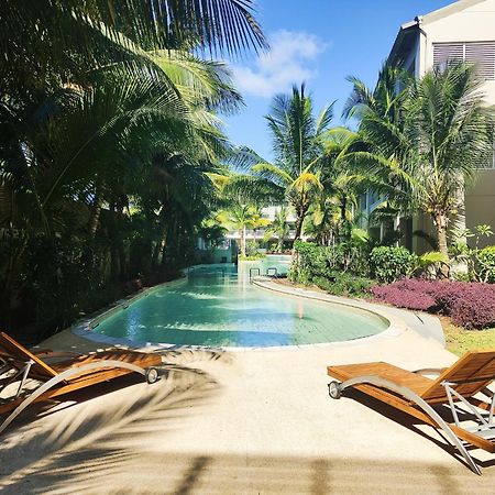 Villa Eden: Beachfront Luxury with Private Rooftop Pool Grand Baie Exterior photo