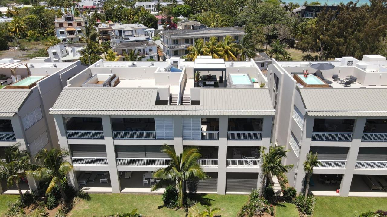 Villa Eden: Beachfront Luxury with Private Rooftop Pool Grand Baie Exterior photo