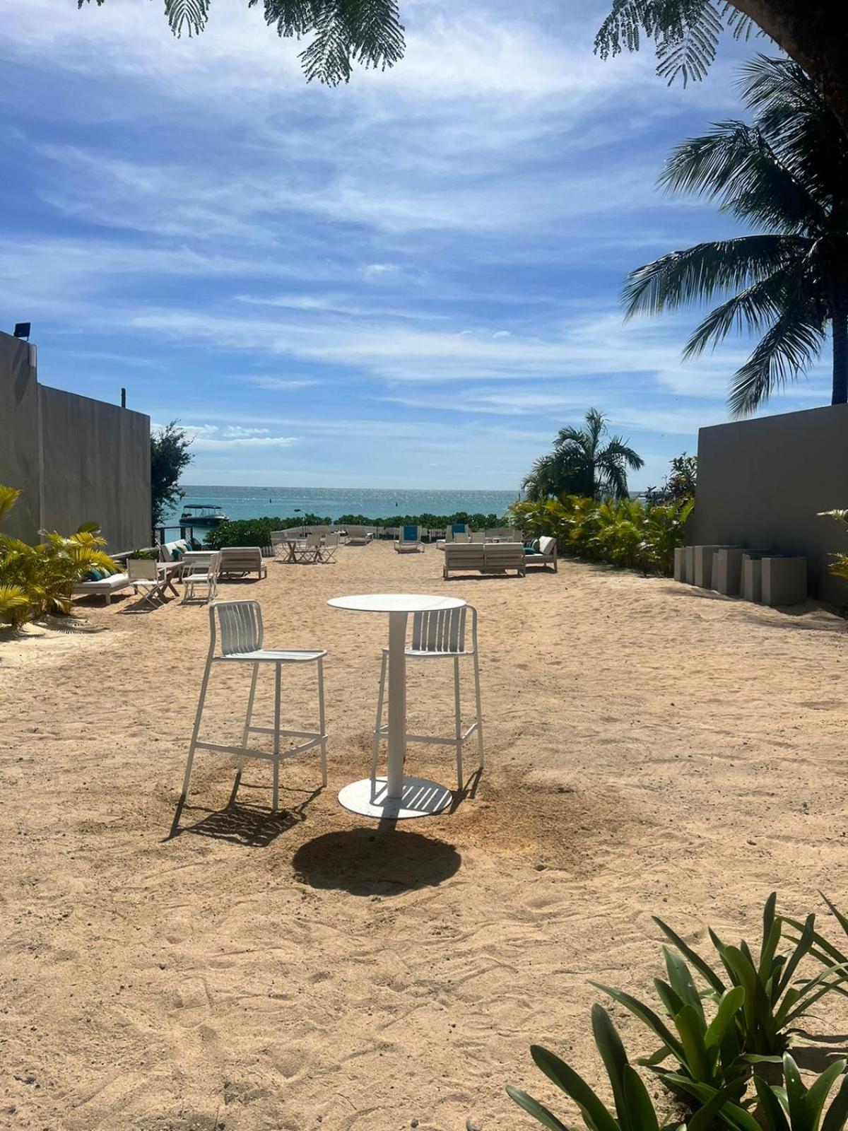 Villa Eden: Beachfront Luxury with Private Rooftop Pool Grand Baie Exterior photo
