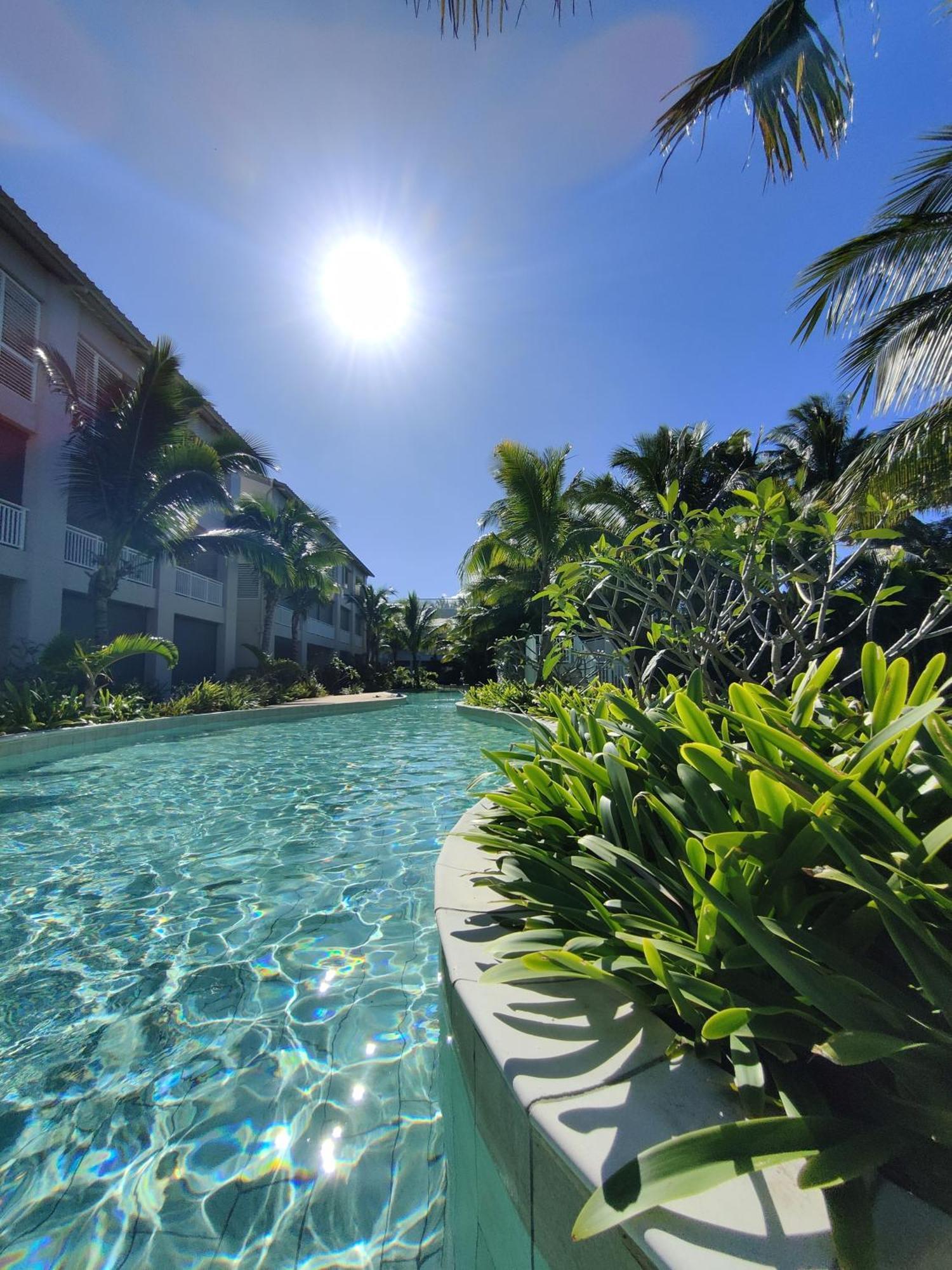 Villa Eden: Beachfront Luxury with Private Rooftop Pool Grand Baie Exterior photo