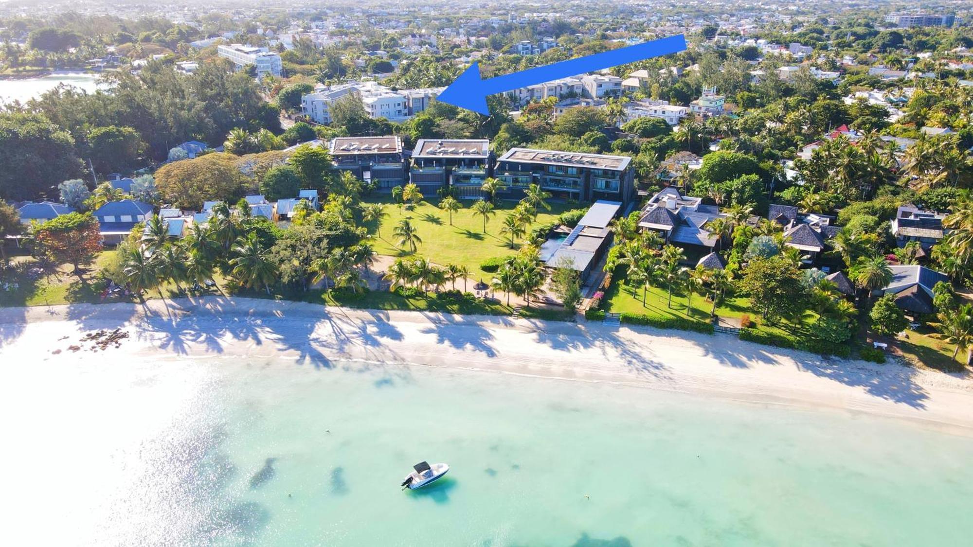 Villa Eden: Beachfront Luxury with Private Rooftop Pool Grand Baie Exterior photo
