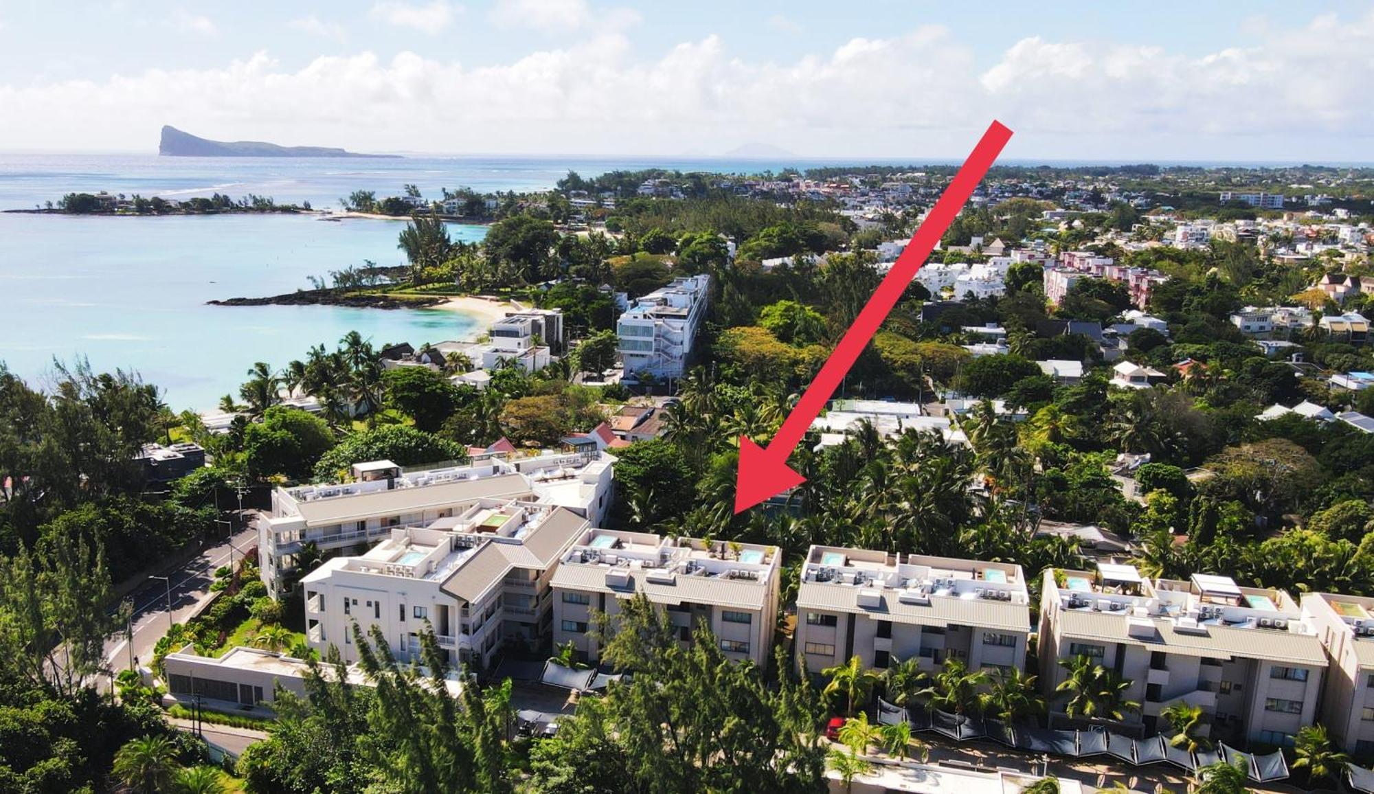 Villa Eden: Beachfront Luxury with Private Rooftop Pool Grand Baie Exterior photo