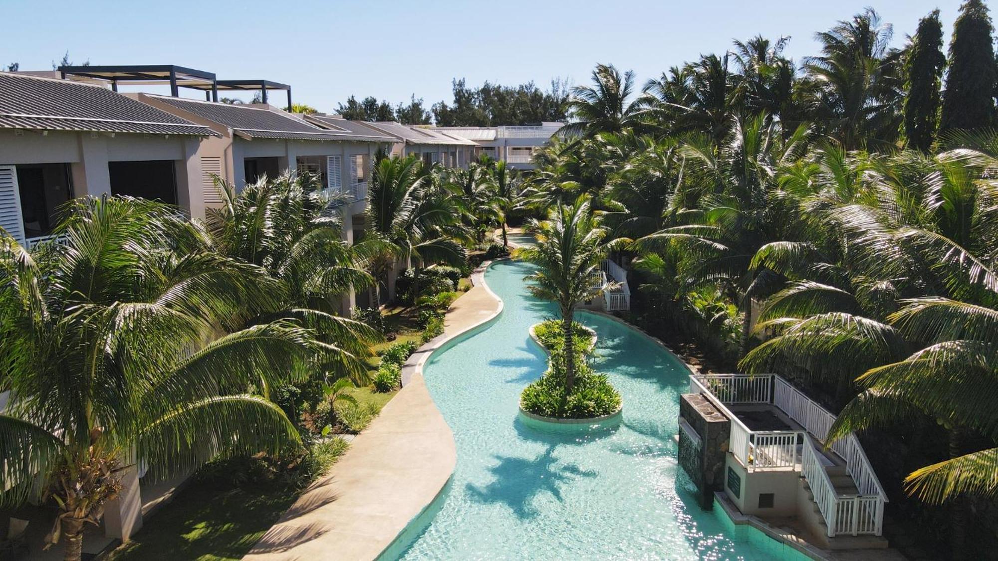Villa Eden: Beachfront Luxury with Private Rooftop Pool Grand Baie Exterior photo